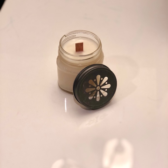 Blueberry Cheesecake Soy Candle - Picture 3 of 3